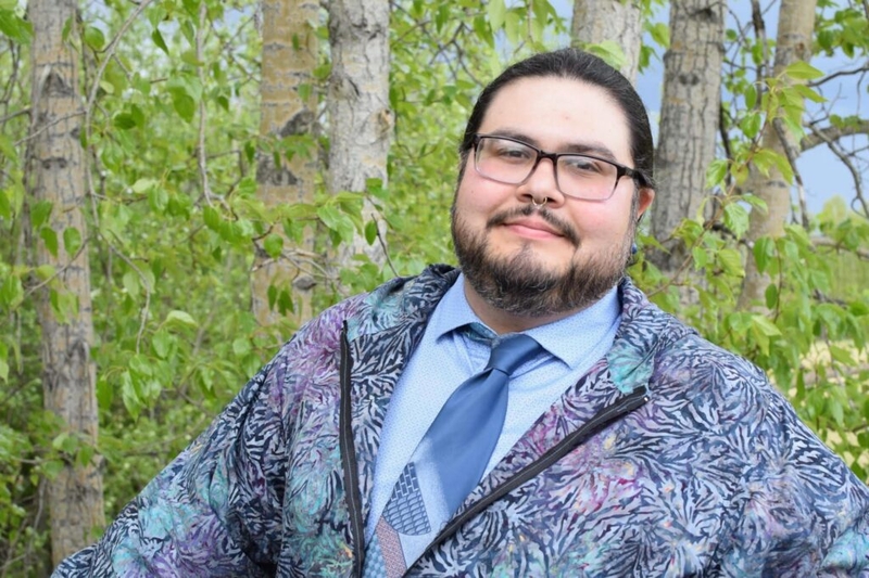 A Democratic Socialist could cost Peltola votes in November. But he says he’d actually boost her.