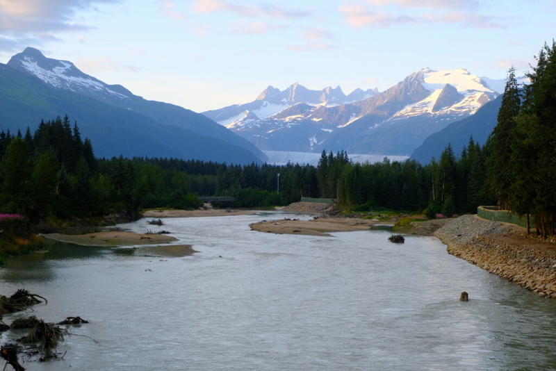 Thousands of Juneau residents urged to evacuate before glacial outburst flood