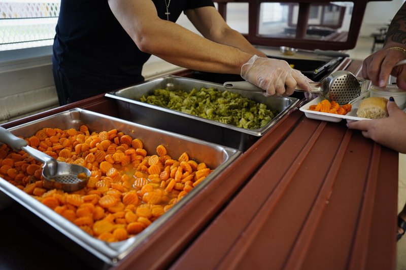 Free School Meals Are Popular. Hawaiʻi Isn’t Sold. 