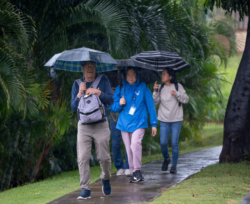 Hawaiʻi Storm Shutters Schools, State Offices As Weather Expected To Worsen