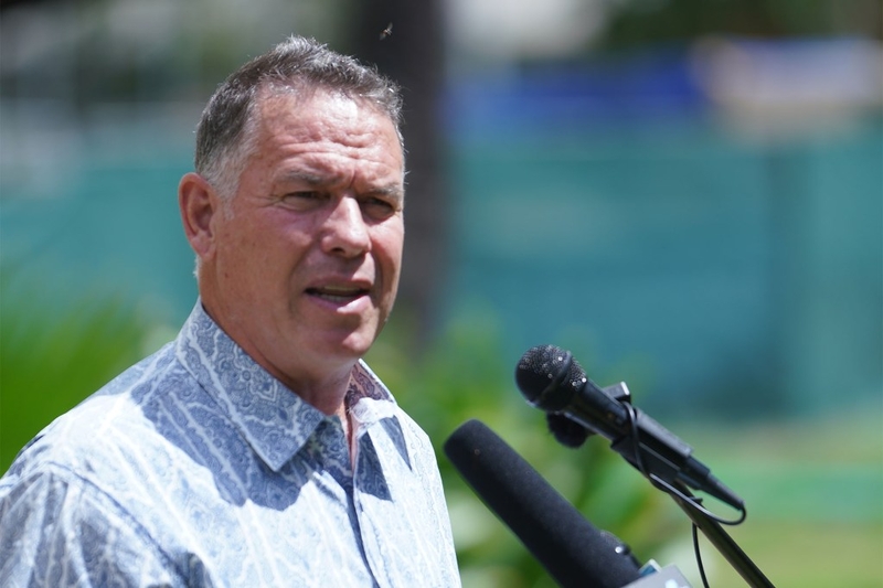 Underdog Gov Candidate Takes On The Democratic Machine — Again