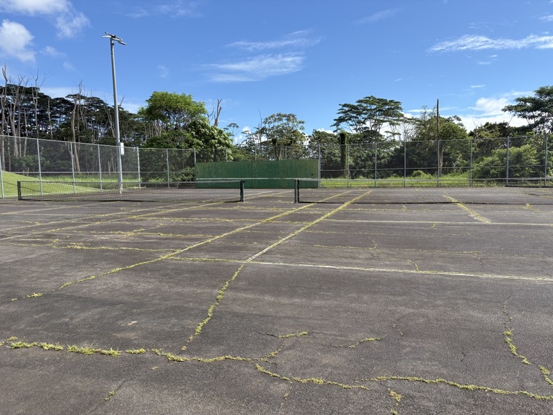 Crumbling Big Island Tennis Court Has Needed Repaving For Years