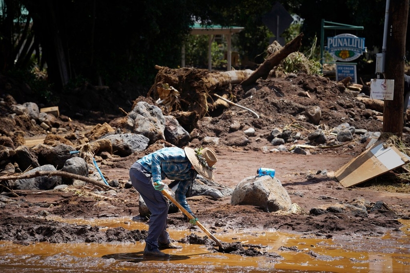 Lala Recovery Begins: Ka‘ū Residents Rally To Share Food, Fuel, Hope