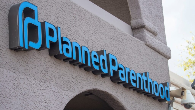 Planned Parenthood stops accepting Arizona Medicaid as Trump ban takes effect