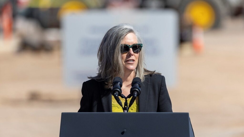 Hobbs vetoes both House GOP budgets as Arizona government shutdown looms