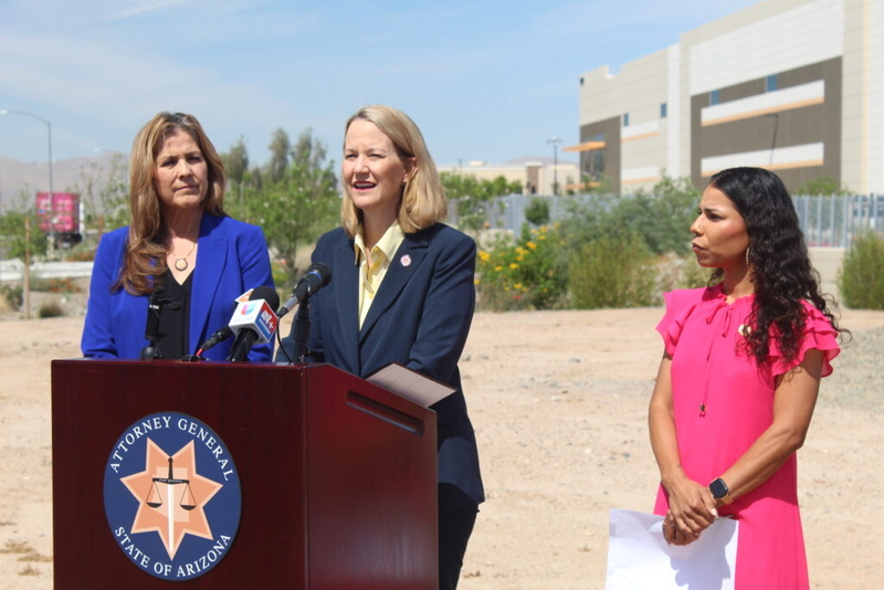 Agreement stalls immigrant detention center in Surprise
