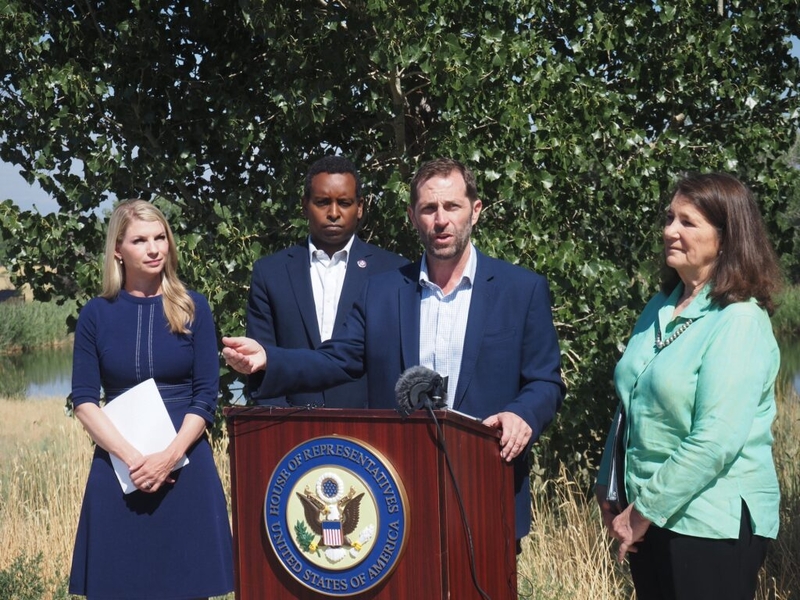 Ban stock trading, Colorado Democrats urge U.S. House speaker