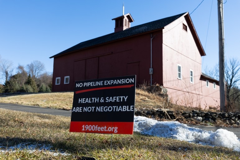 Advocates ramp up pressure on Lamont to reject pipelines, citing economic data