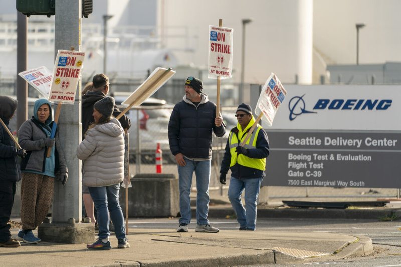 U.S. adds 227,000 jobs in what analysts say is a healthy economy