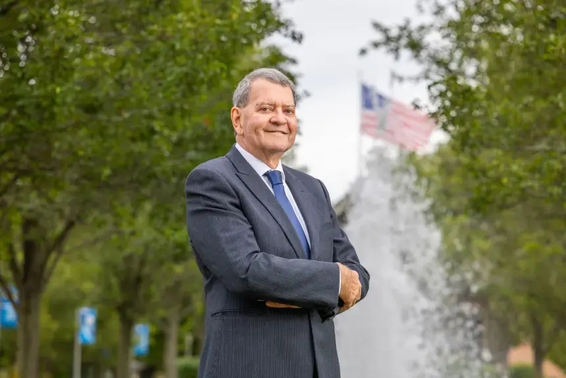 Roger Williams University announces retirement of its president