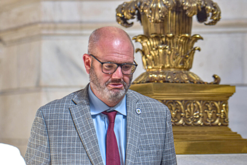 Guckian is low on cash and altitude as Foulkes, Block soar toward Nov. 3