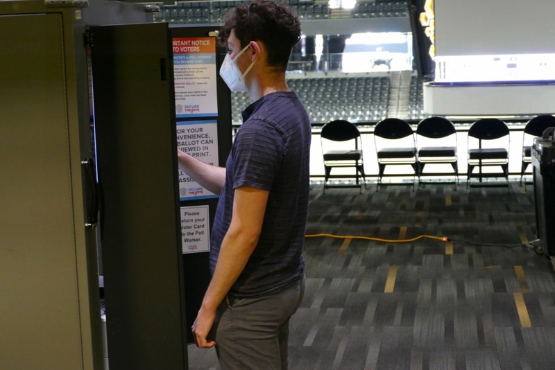 State Election Board shelves bid to allow more hand-marked ballots, affirms touchscreen use