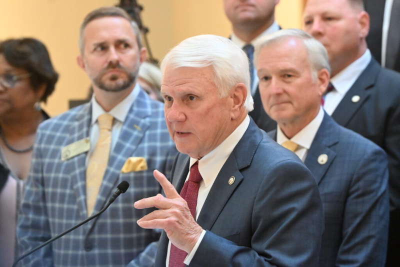 Lawmakers approve cuts to Georgia’s income tax rate but property tax plan tumbles 