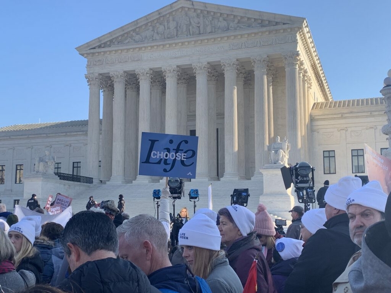 Demonstrators outside the U.S. Supreme Court (Getty Images)