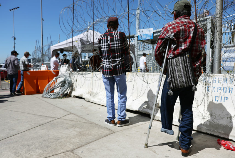 U.S. Supreme Court temporarily keeps Title 42 immigration program in effect