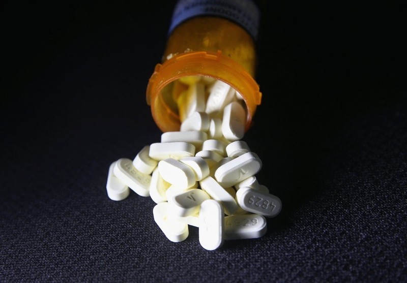 State: Patients’ narcotic painkillers were replaced with vitamins, antihistamines