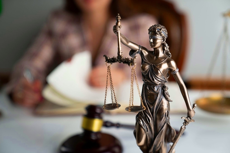 Lawyer accused of trying to ‘swindle’ taxpayers gets license suspension