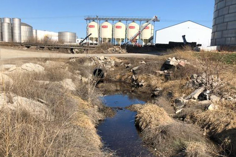 Massive amount of crop fertilizer spills into SW Iowa river