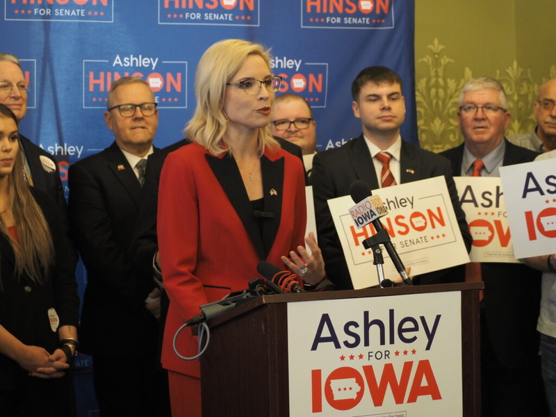 U.S. Senate candidates Ashley Hinson, Zach Wahls submit petitions for Iowa primary ballot