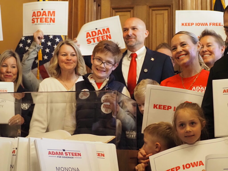 Former Iowa agency director Adam Steen files for 2026 gubernatorial primary