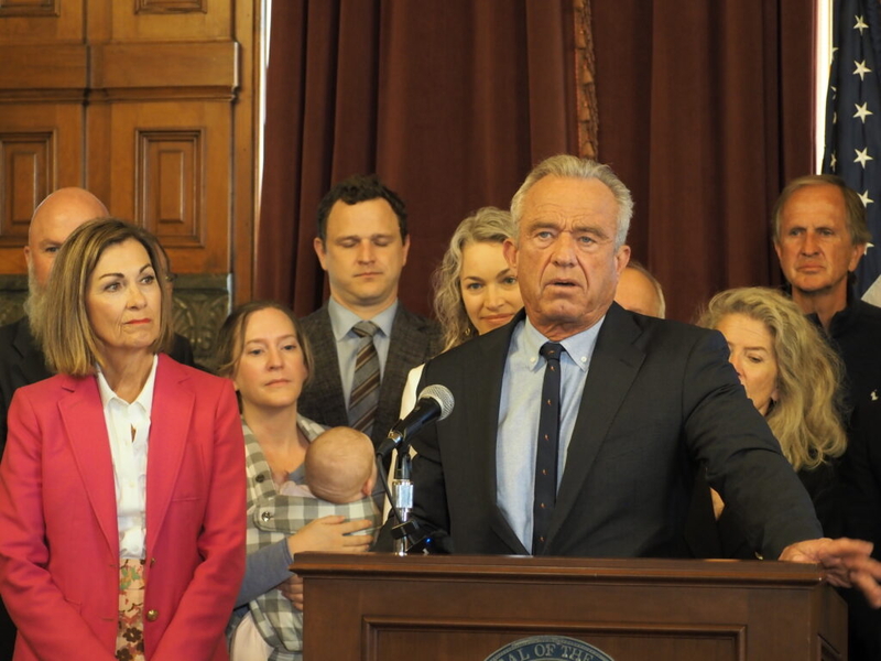 RFK Jr. delivers youth screen time advisory while in Iowa for MAHA bill signing