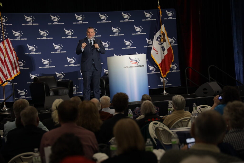 Sen. Ted Cruz rallies Republicans at Iowa Faith &amp; Freedom dinner