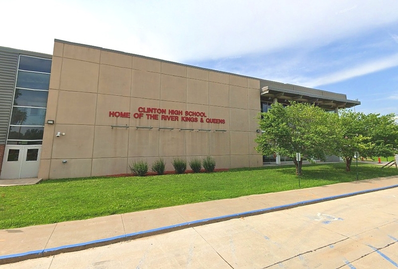 Judge: Fired teacher offered students extra credit in return for cash donations