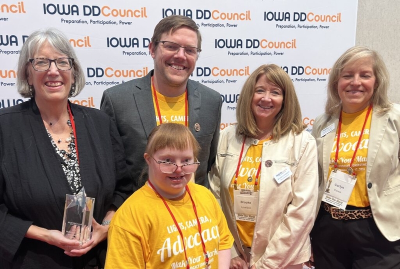Iowa Developmental Disabilities Council presents award to Iowa Capital Dispatch