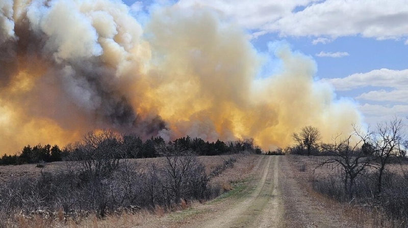 Emergency personnel work to control numerous southwest Kansas wildfires 