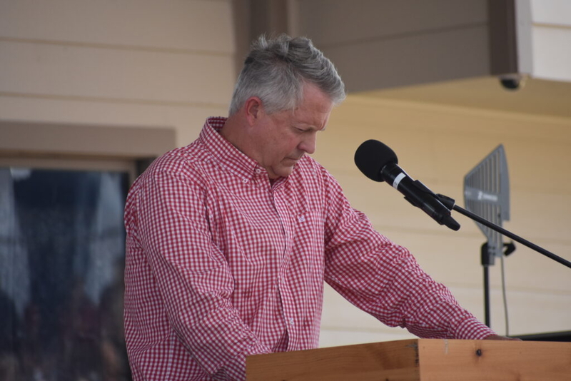 Roger Marshall keeps punching himself in the face. Kansans raise a bemused eyebrow.