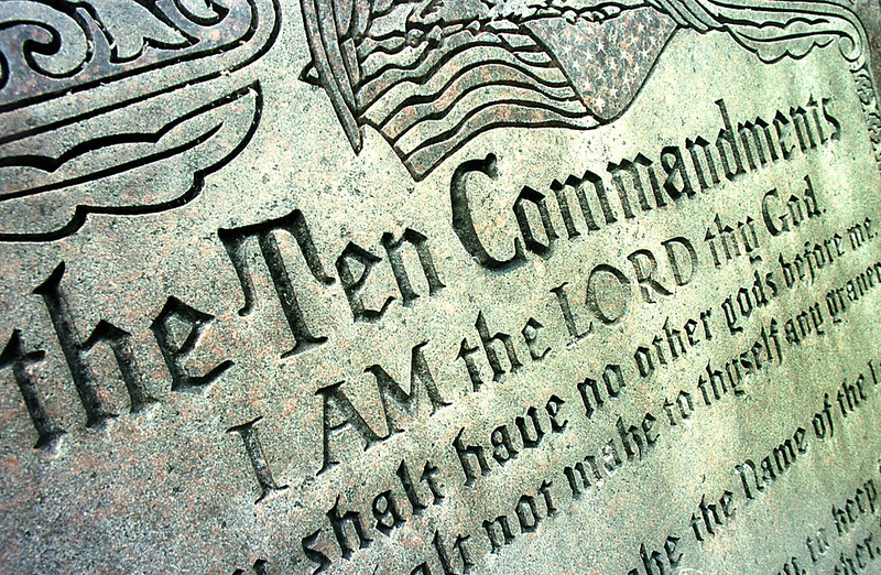 5th Circuit questions whether Ten Commandments displays in Louisiana classrooms establish a religion