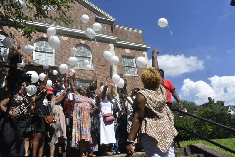Louisiana deflates mylar balloon releases with new ban, starting in August