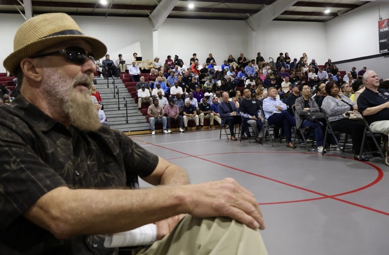 Concerned neighbors, supporters speak out at hearing on Hyundai steel mill pollution permit