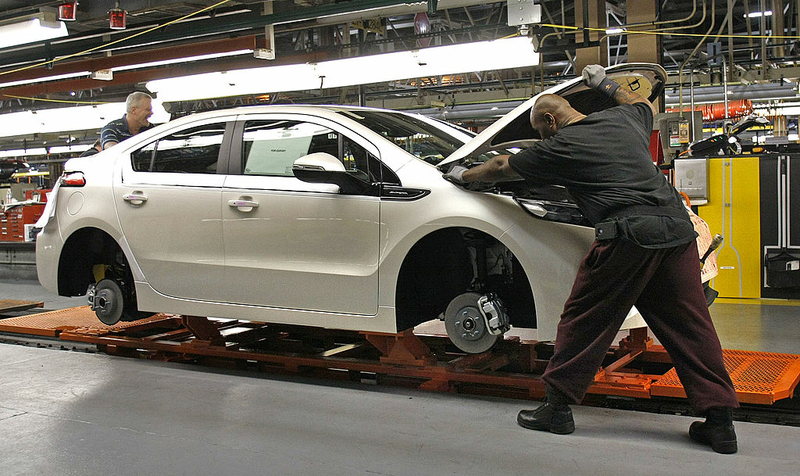 Manufacturing industry leaders weigh in on need for more talent in electric vehicle transition聽