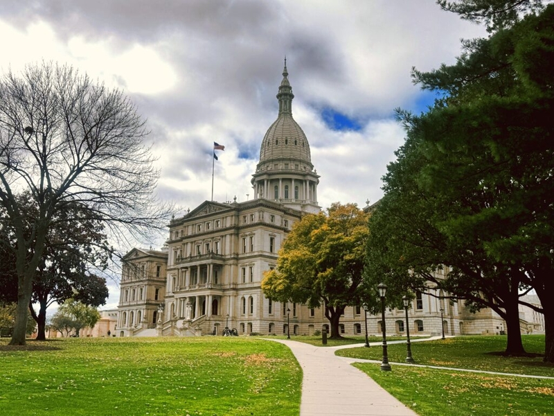 Analysts project modest 2025 economic growth in Michigan, while state and school revenues are up