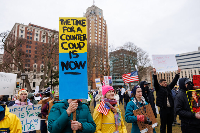 Pro-Ukraine protestors rally at Michigan Capitol, castigate Trump for ...