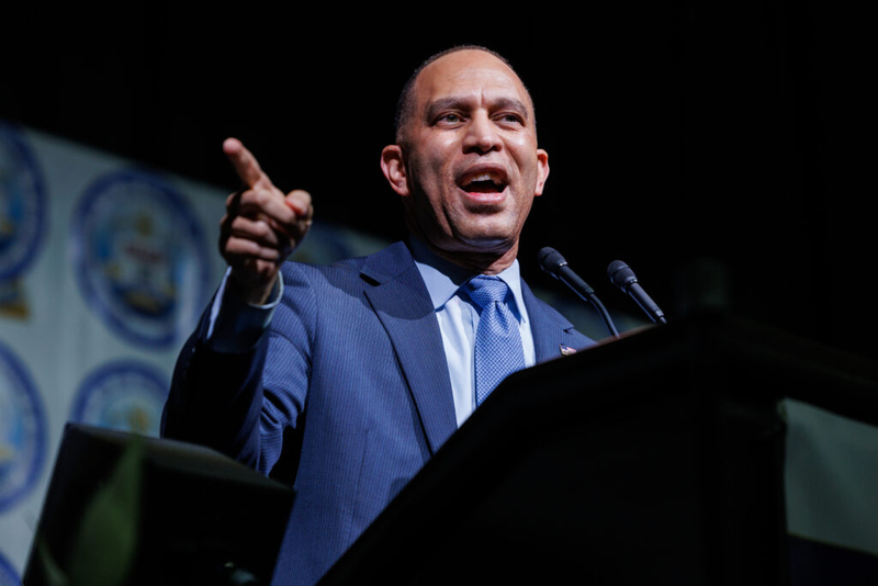 Jeffries, James warn of voting rights threats at Detroit NAACP dinner
