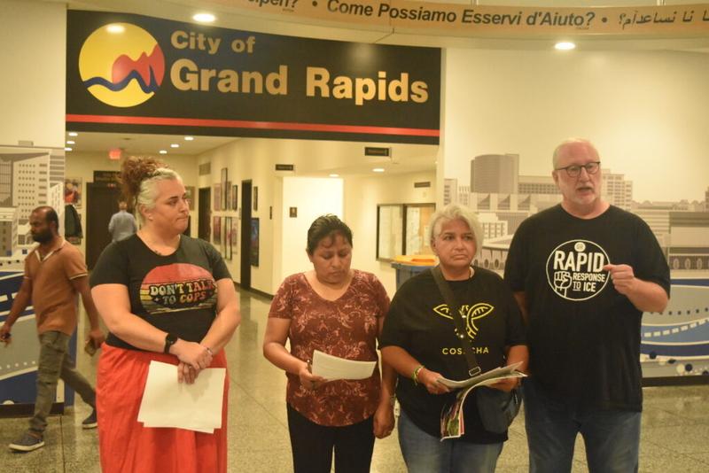 Activists allege Grand Rapids police are working with ICE despite city policy 
