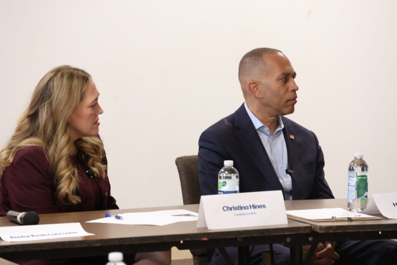 Jeffries talks AI concerns at roundtable with Macomb County community leaders
