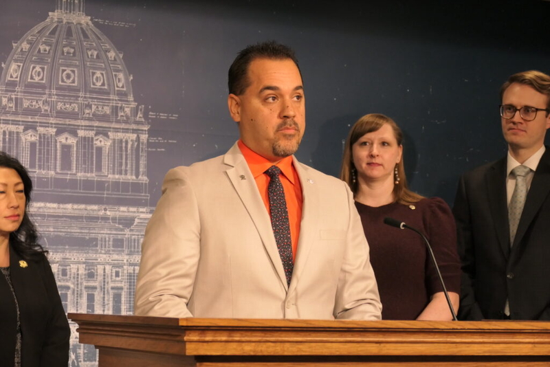 Lawmakers introduce bipartisan bill to rein in HOAs