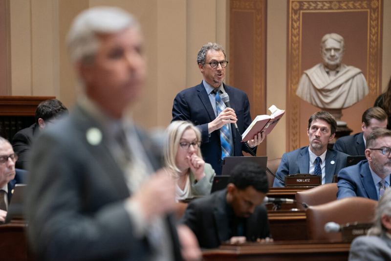 Most incumbent lawmakers fend off primary challengers