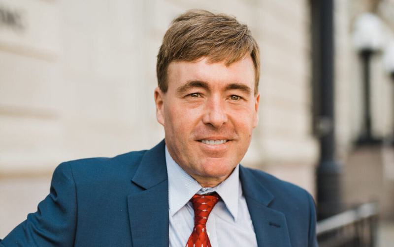 Klobuchar picks former Fergus Falls Mayor Ben Schierer as running mate