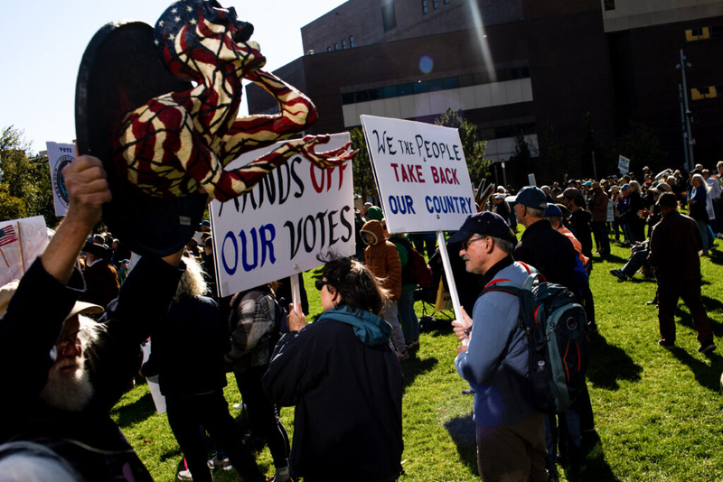 Hundreds gather in downtown Minneapolis for ‘No Kings’ early voting day of action