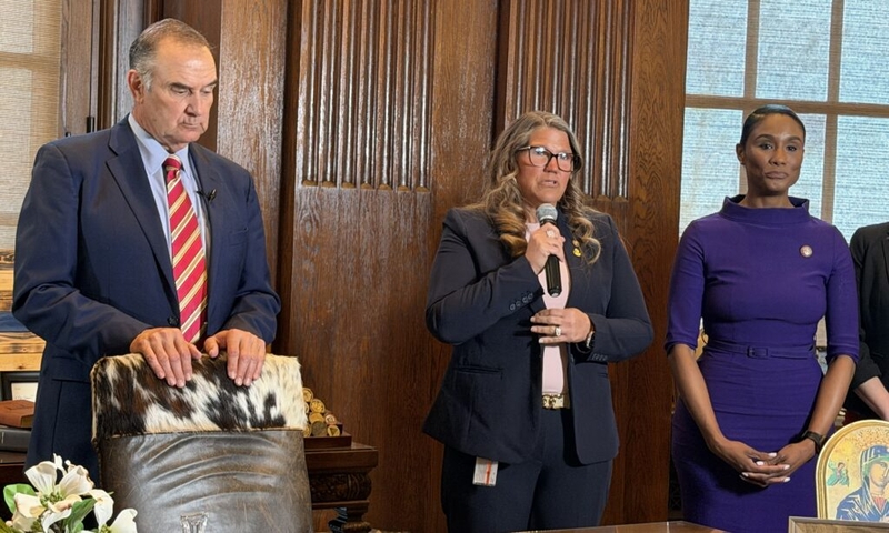 Missouri Gov. Mike Kehoe signs law clarifying divorce in pregnancy: ‘It hit home for me’