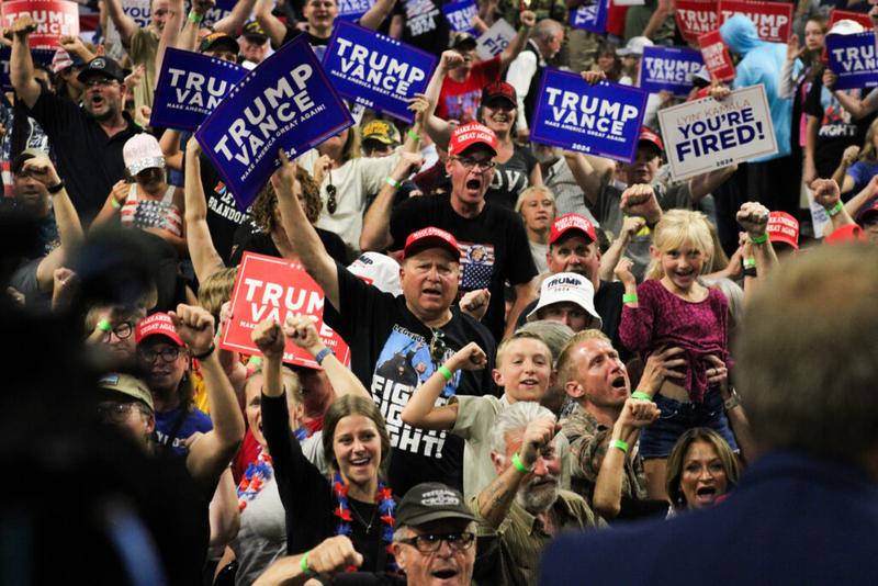 Crowds show for Trump visit to Kalispell