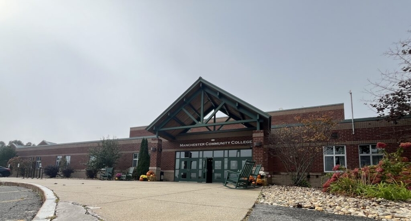 Ayotte proposes tuition assistance program for community college students