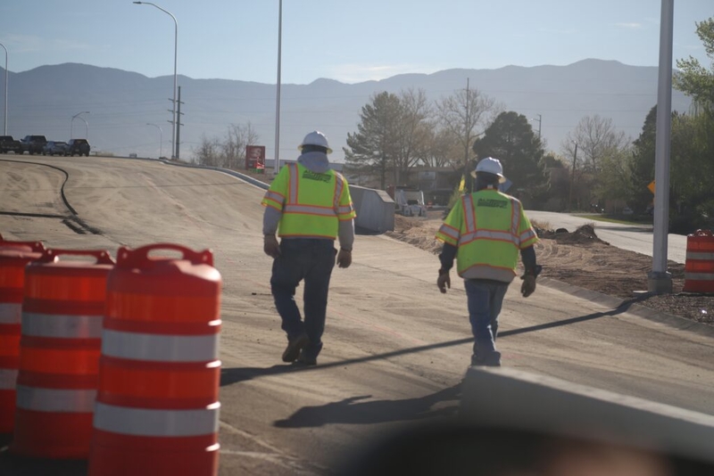 New Mexico continues to see slow job growth after federal employment cuts, new report says