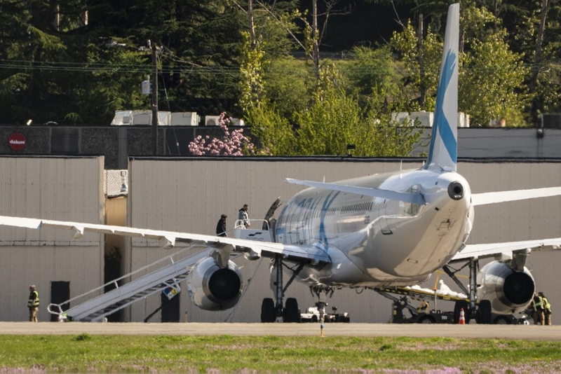 ICE deportation flights surge at Ohio’s Akron-Canton Airport as unpaid landing fees mount