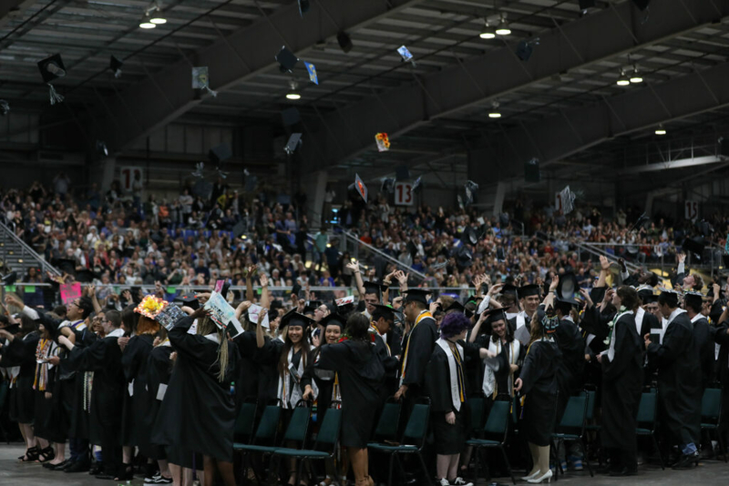 Oregon scholarship for community college disproportionately going to wealthier students