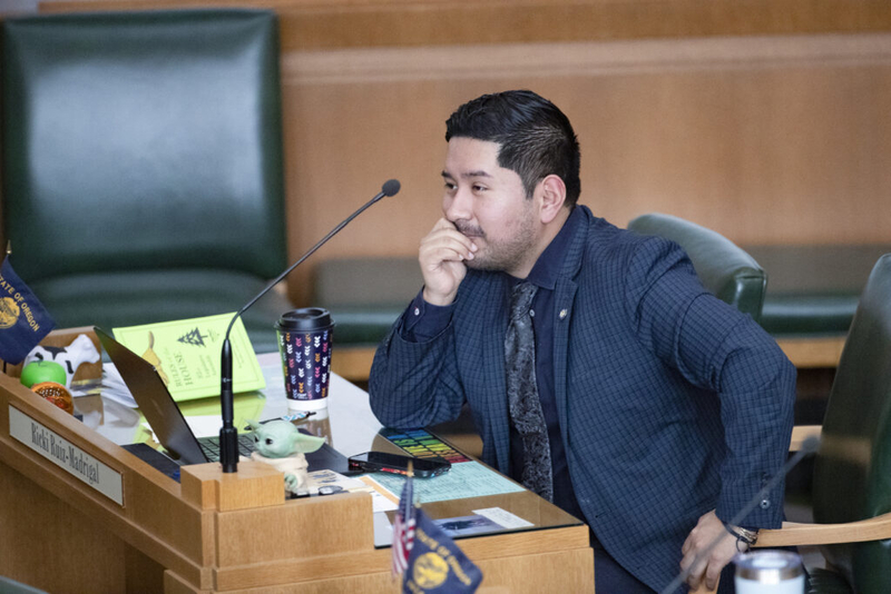 ICE posing as utility workers to detain immigrants, Gresham lawmaker warns